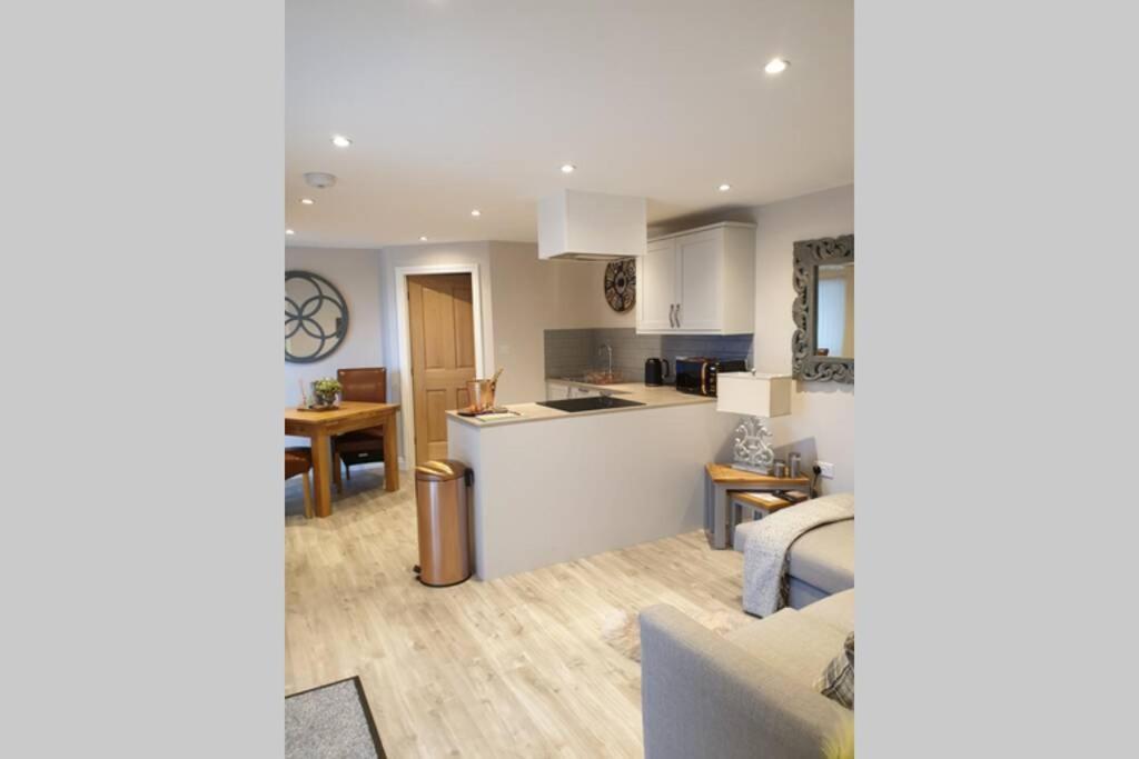Luxury Five Star Cottage One Tantobie Buitenkant foto